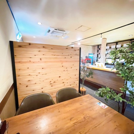 レストラン　パーテーション