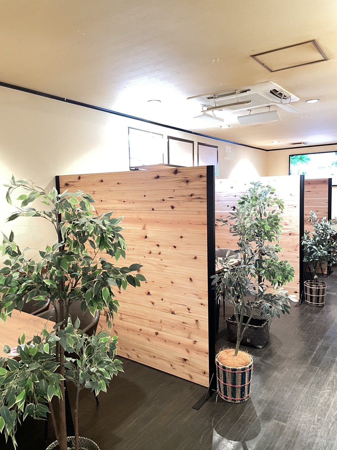 パーテーション　レストラン